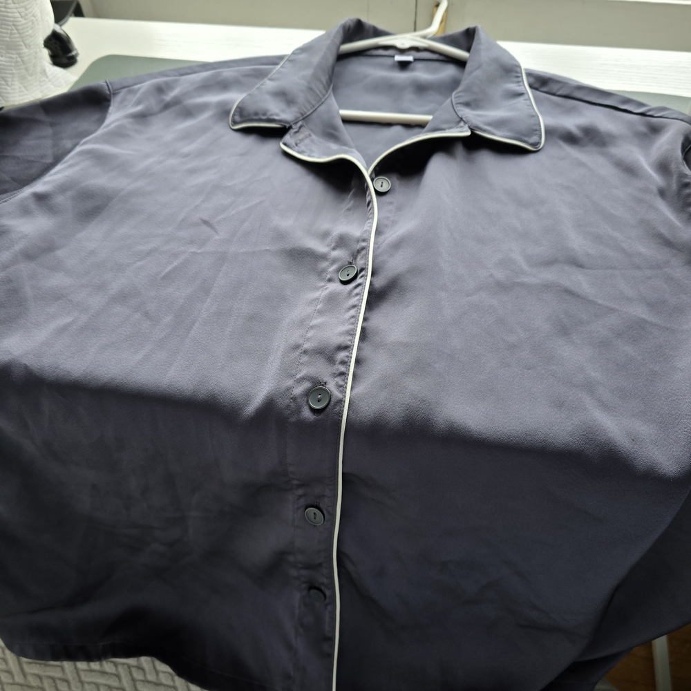 Uniqlo Gray Pajama Top with White Piping And Shorts With POCKETS!